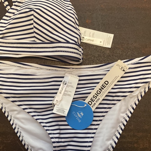 NWT Cupshe Blue & White Striped Bikini - Size M - Picture 3 of 3